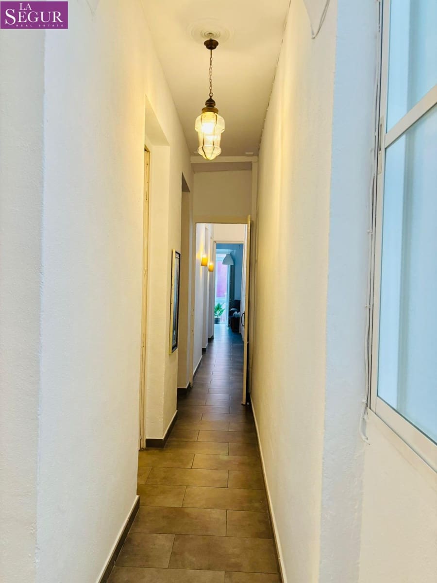 5 bedroom Flat for holiday rental in Cadiz city - € 3,000 (Ref: 9726597)