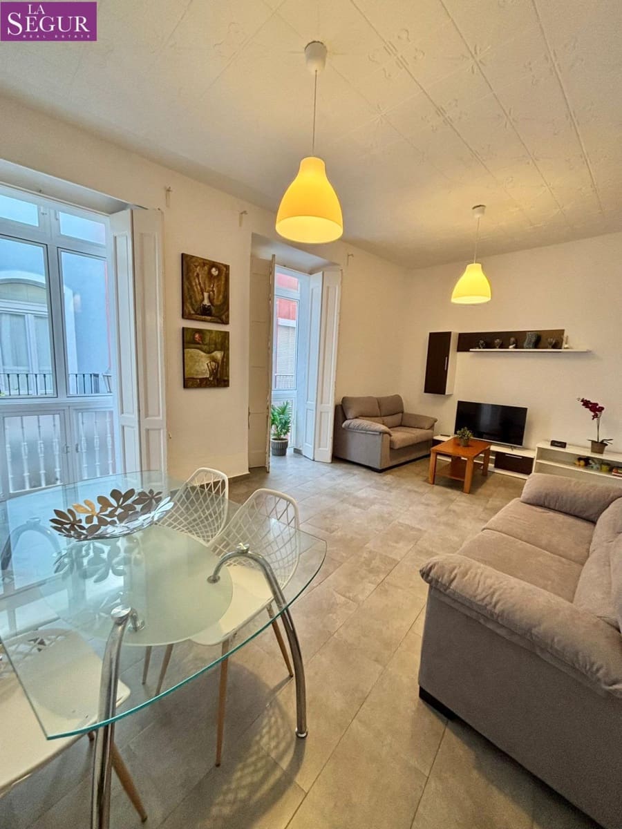 5 bedroom Flat for holiday rental in Cadiz city - € 3,000 (Ref: 9726597)