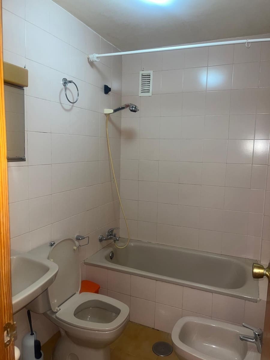 3 bedroom Flat for sale in Las Palmas de Gran Canaria with garage - € 209,900 (Ref: 9732043)