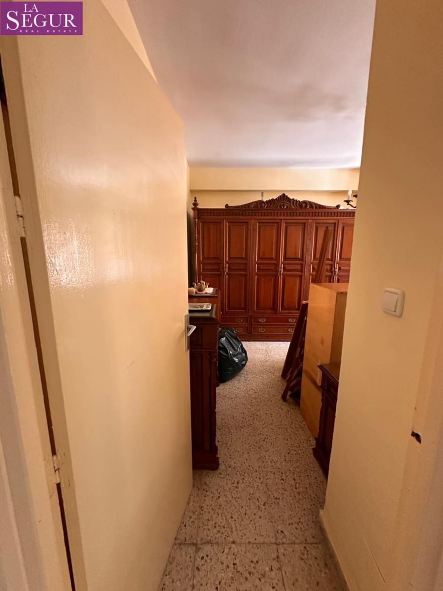 4 bedroom Flat for sale in Cadiz city - € 525,000 (Ref: 9747797)