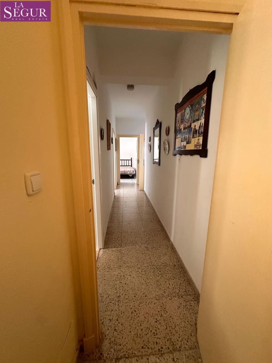 4 bedroom Flat for sale in Cadiz city - € 525,000 (Ref: 9747797)