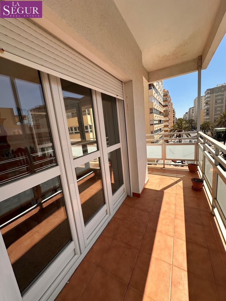 4 bedroom Flat for sale in Cadiz city - € 525,000 (Ref: 9747797)