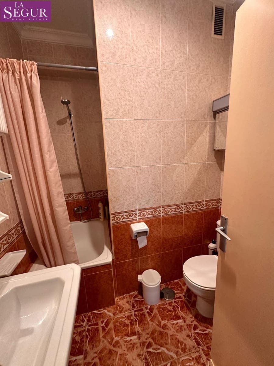 4 bedroom Flat for sale in Cadiz city - € 525,000 (Ref: 9747797)