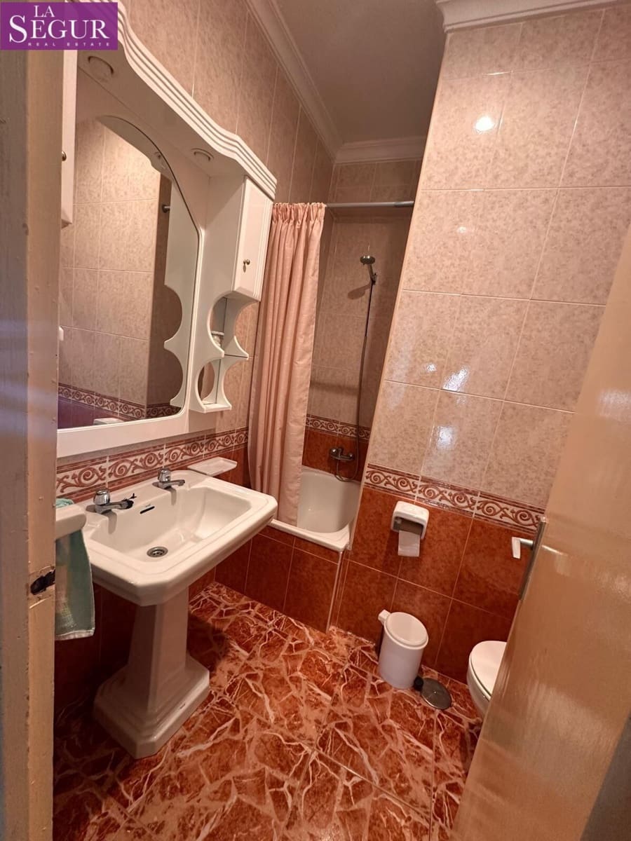 4 bedroom Flat for sale in Cadiz city - € 525,000 (Ref: 9747797)