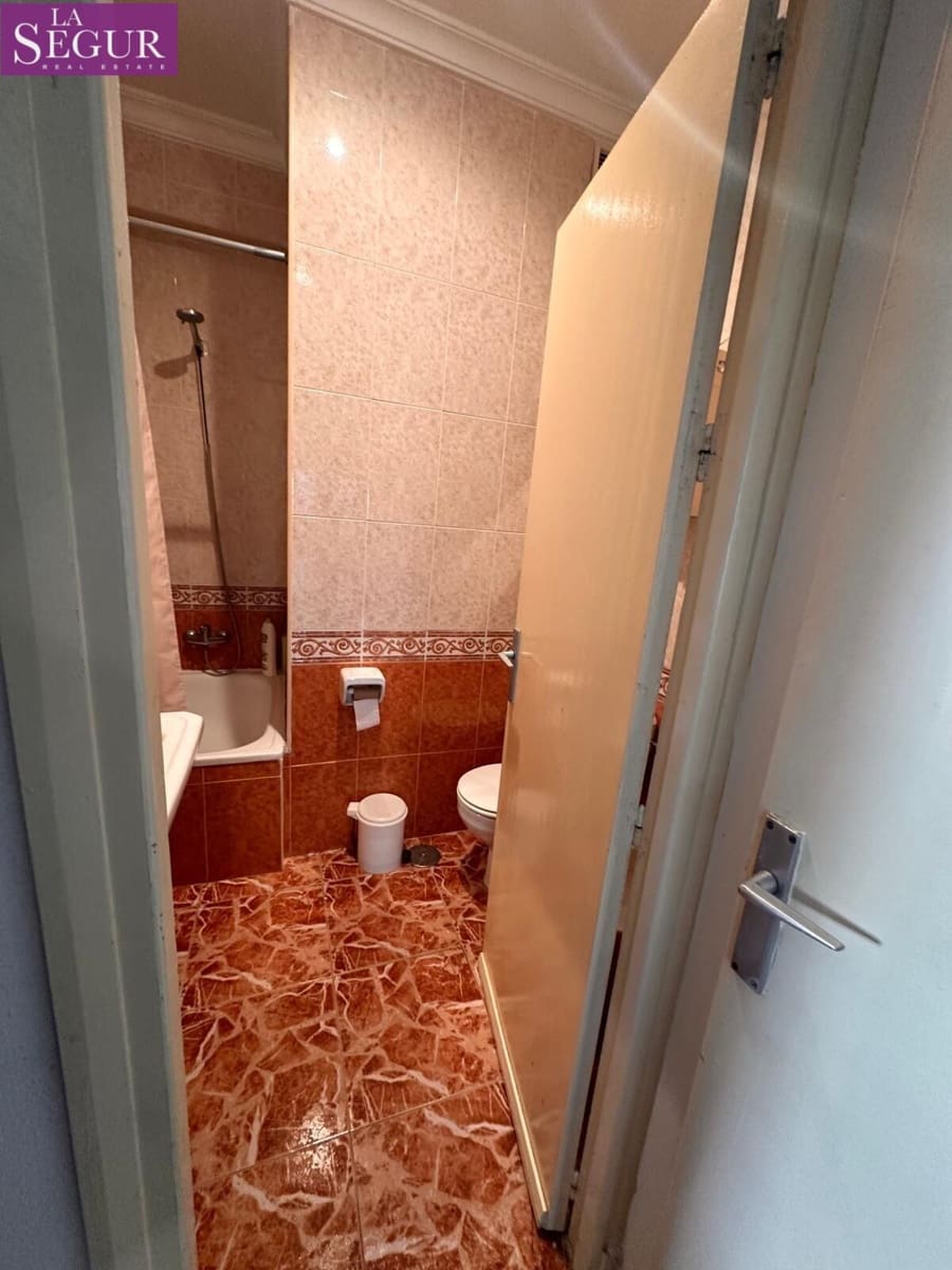 4 bedroom Flat for sale in Cadiz city - € 525,000 (Ref: 9747797)