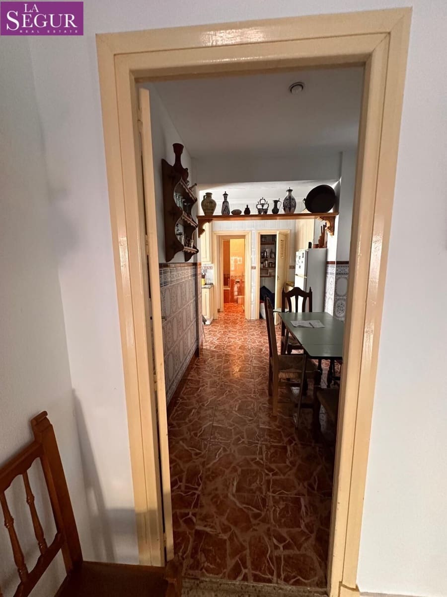 4 bedroom Flat for sale in Cadiz city - € 525,000 (Ref: 9747797)