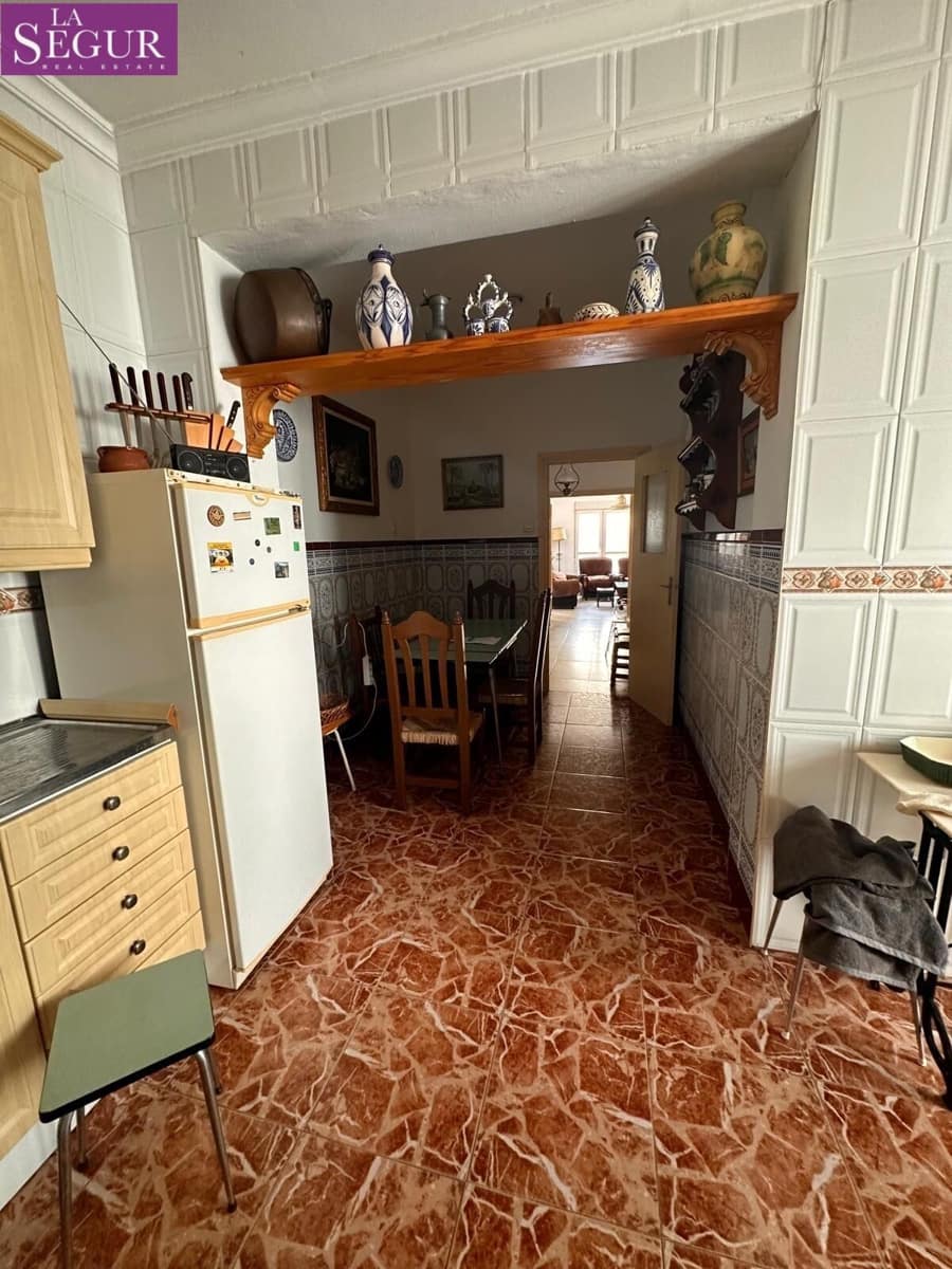 4 bedroom Flat for sale in Cadiz city - € 525,000 (Ref: 9747797)