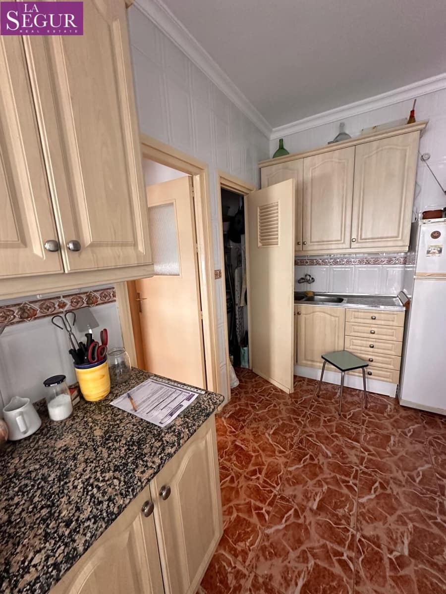 4 bedroom Flat for sale in Cadiz city - € 525,000 (Ref: 9747797)