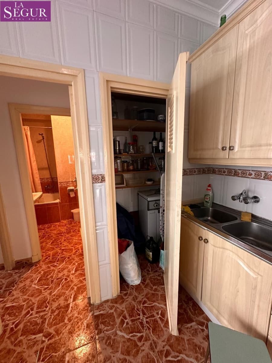 4 bedroom Flat for sale in Cadiz city - € 525,000 (Ref: 9747797)