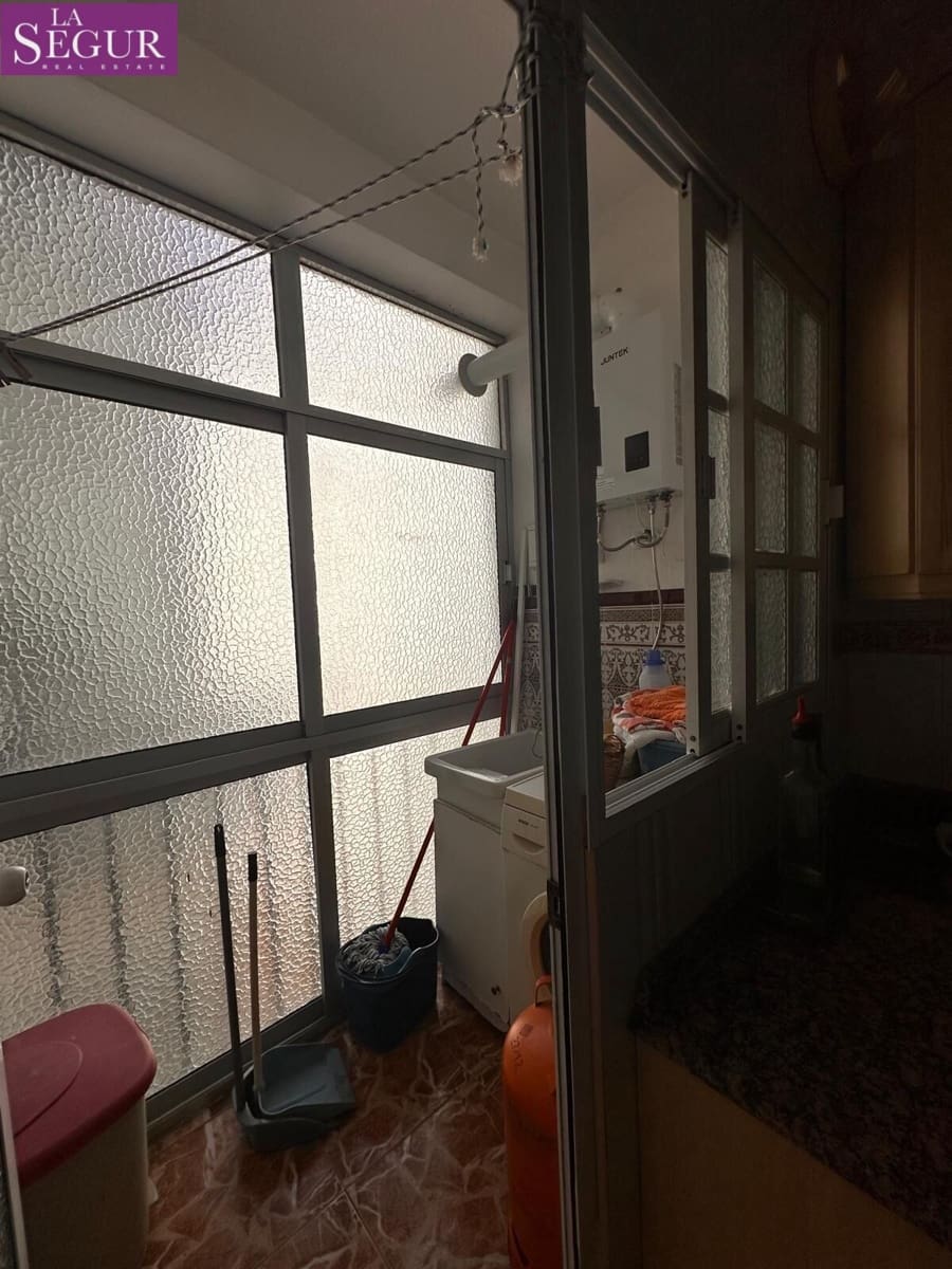 4 bedroom Flat for sale in Cadiz city - € 525,000 (Ref: 9747797)