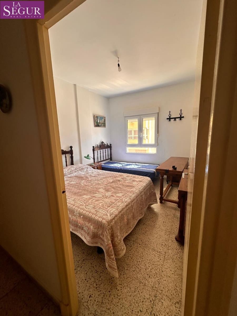 4 bedroom Flat for sale in Cadiz city - € 525,000 (Ref: 9747797)