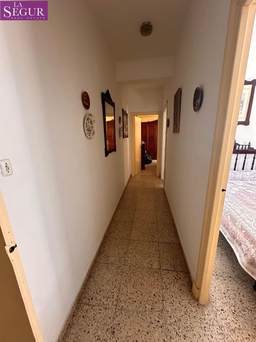 4 bedroom Flat for sale in Cadiz city - € 525,000 (Ref: 9747797)