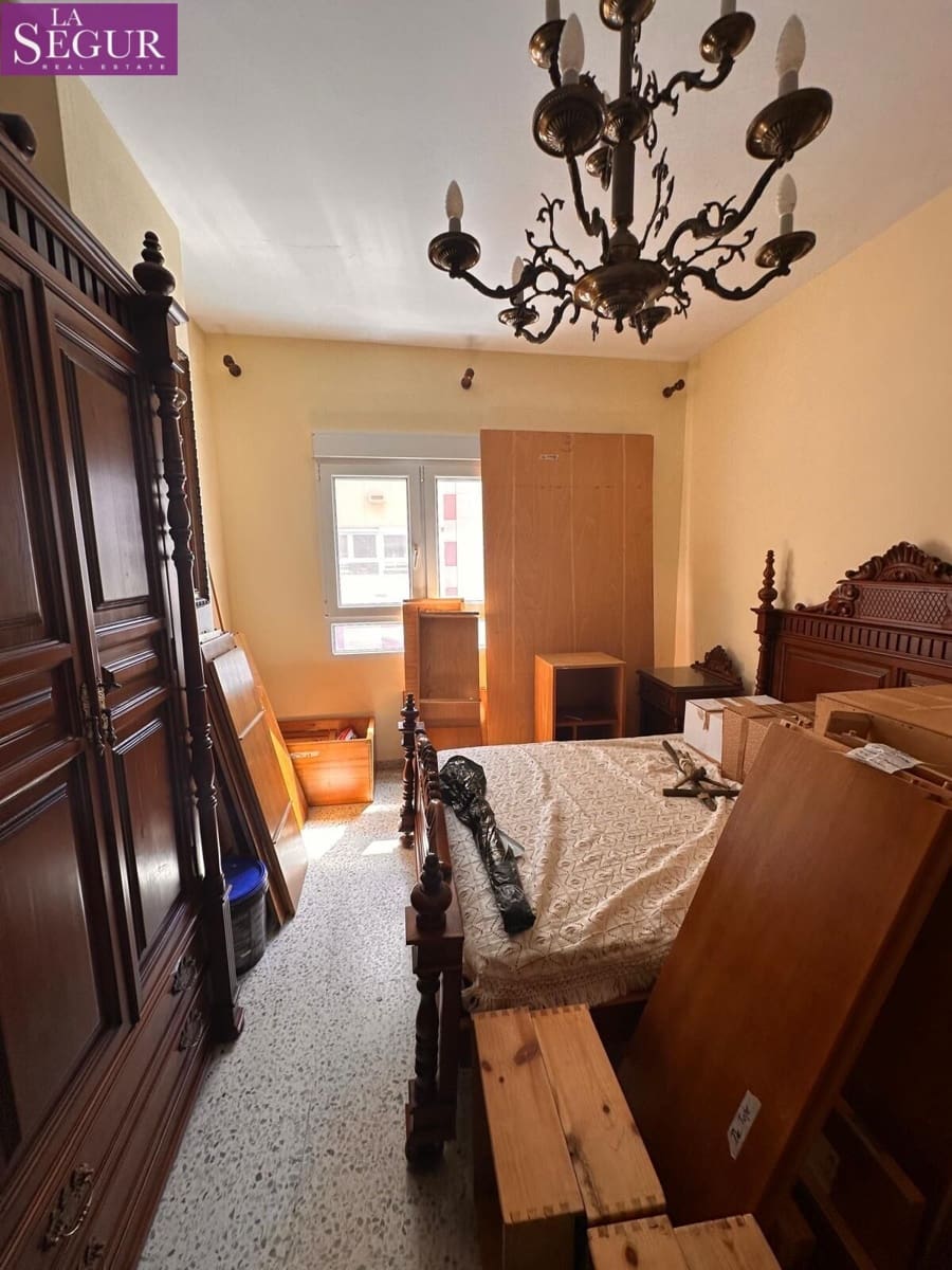 4 bedroom Flat for sale in Cadiz city - € 525,000 (Ref: 9747797)