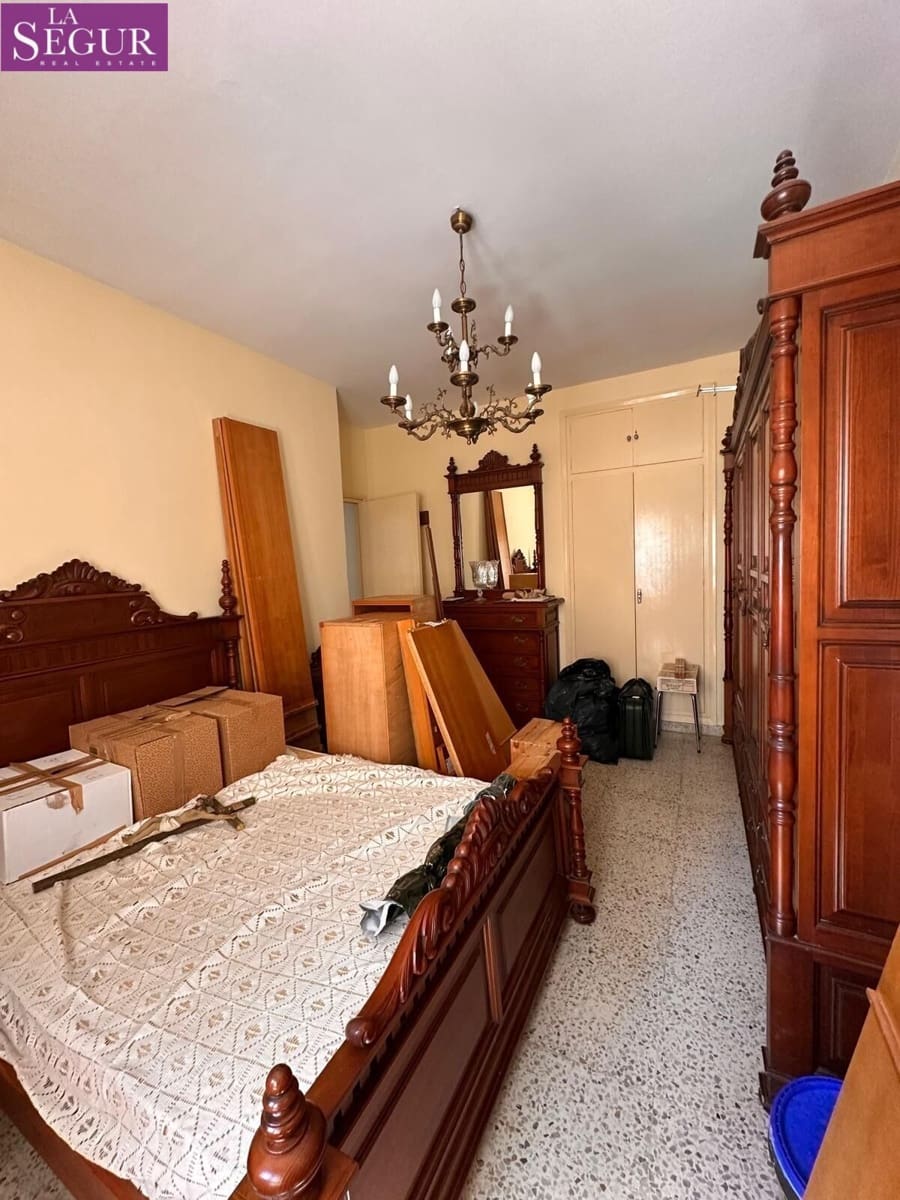 4 bedroom Flat for sale in Cadiz city - € 525,000 (Ref: 9747797)