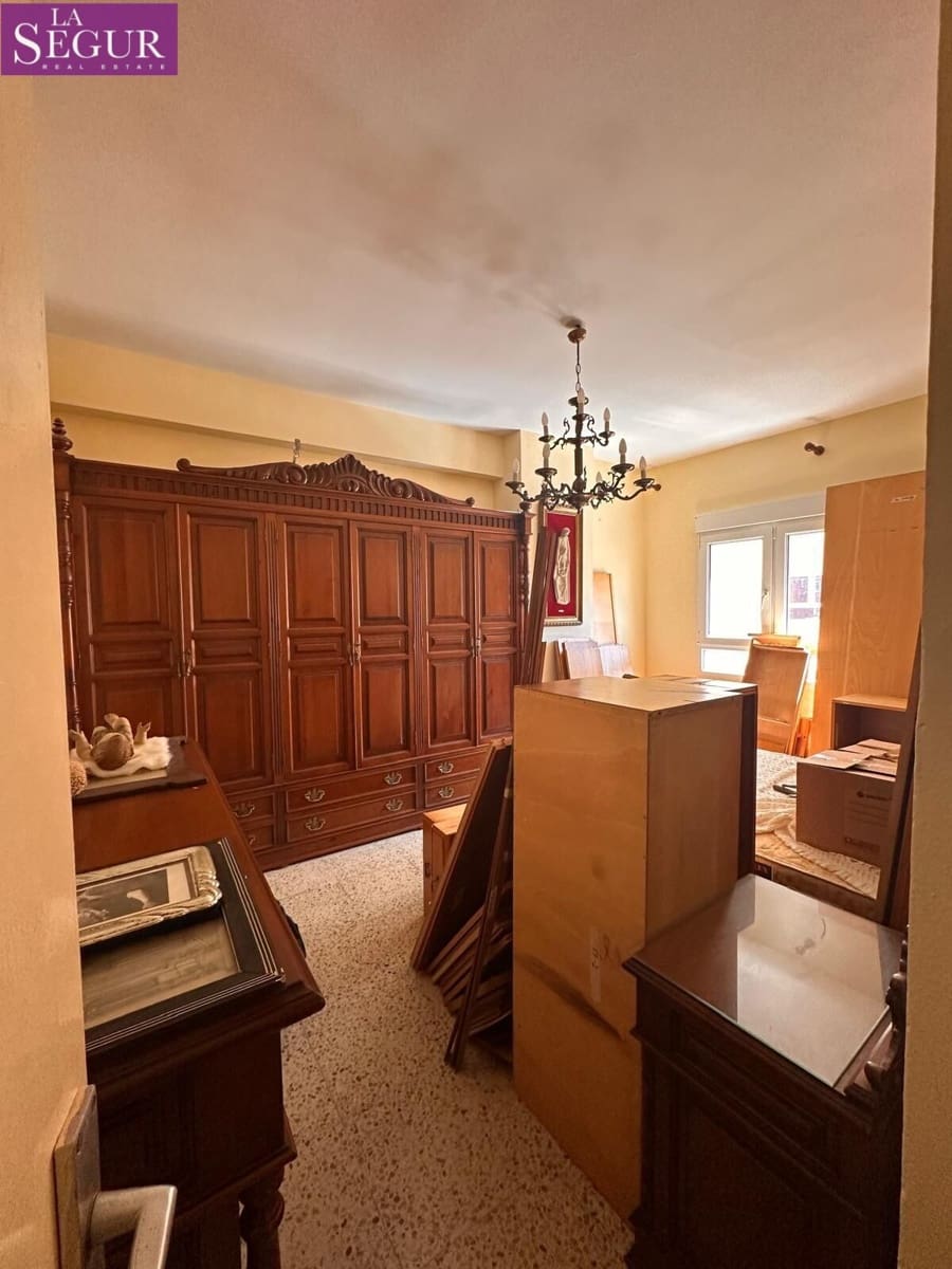 4 bedroom Flat for sale in Cadiz city - € 525,000 (Ref: 9747797)