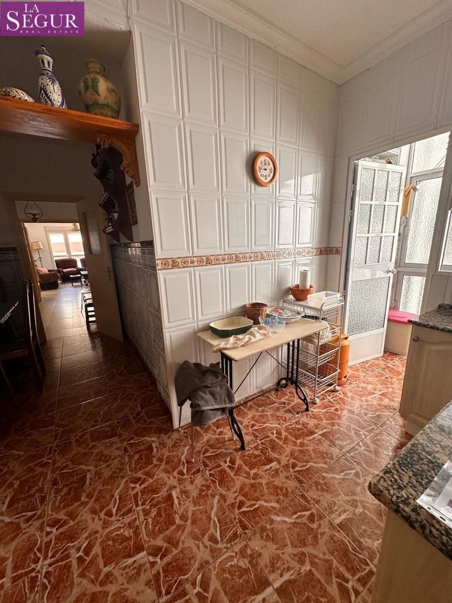 4 bedroom Flat for sale in Cadiz city - € 525,000 (Ref: 9747797)