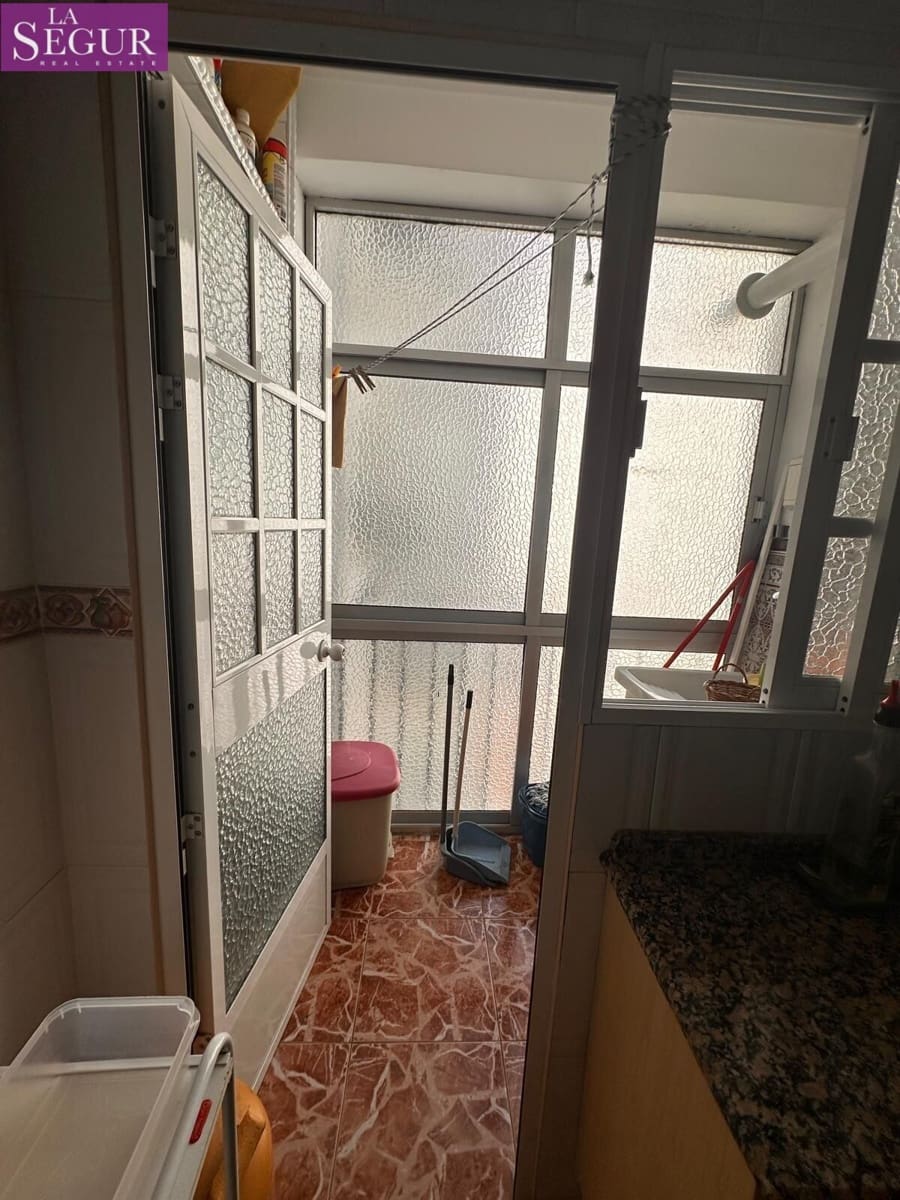 4 bedroom Flat for sale in Cadiz city - € 525,000 (Ref: 9747797)