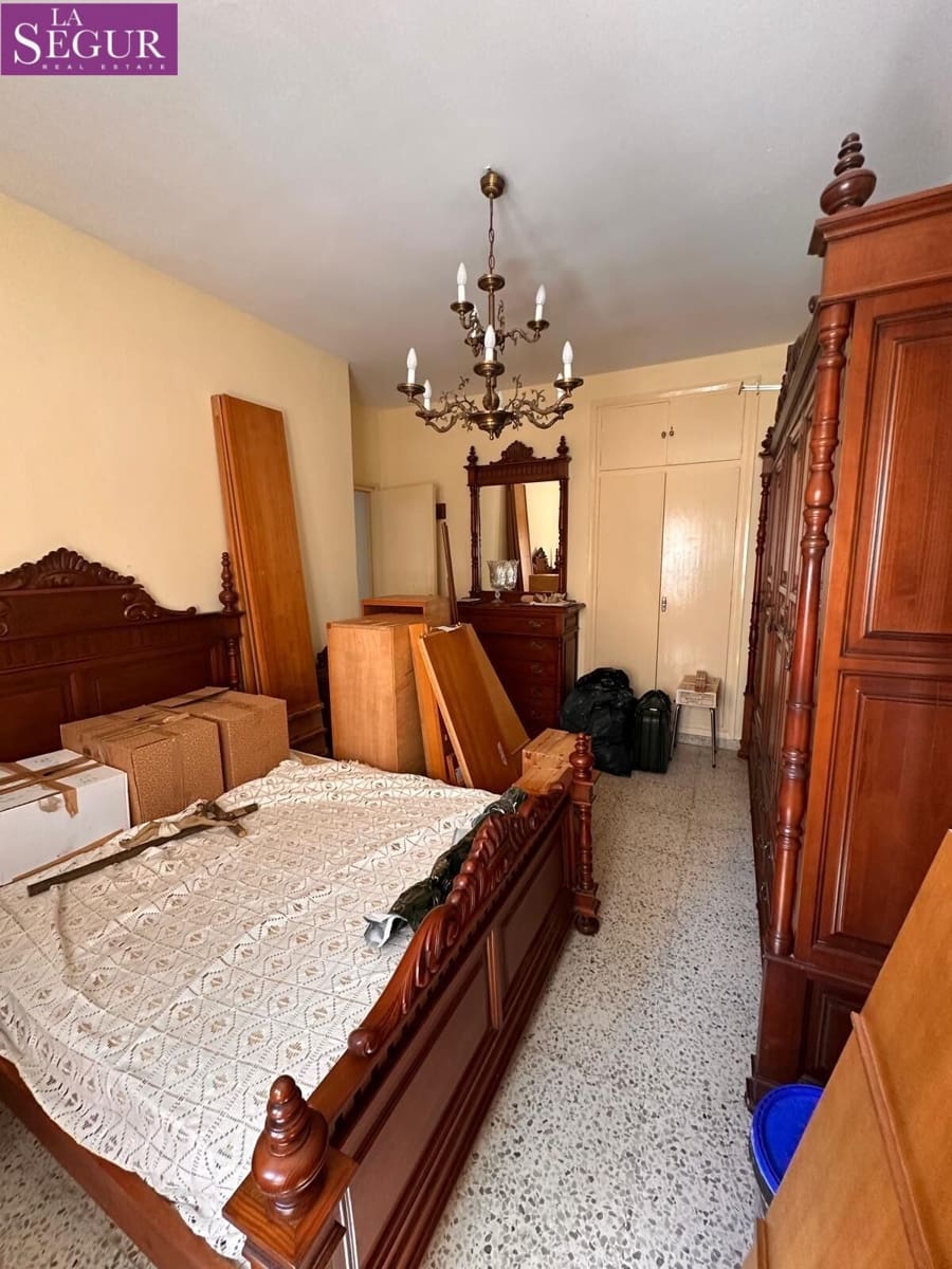 4 bedroom Flat for sale in Cadiz city - € 525,000 (Ref: 9747797)