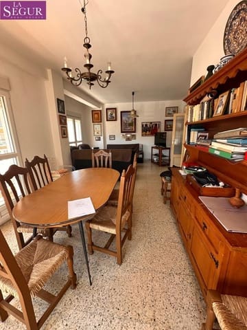 Piso de 4 habitaciones en Cádiz ciudad en venta - 525.000 € (Ref: 9747797)