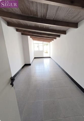 5 soveværelse Villa til salg i La Barrosa, Chiclana de la Frontera med swimmingpool garage - € 550.000 (Ref: 9761929)