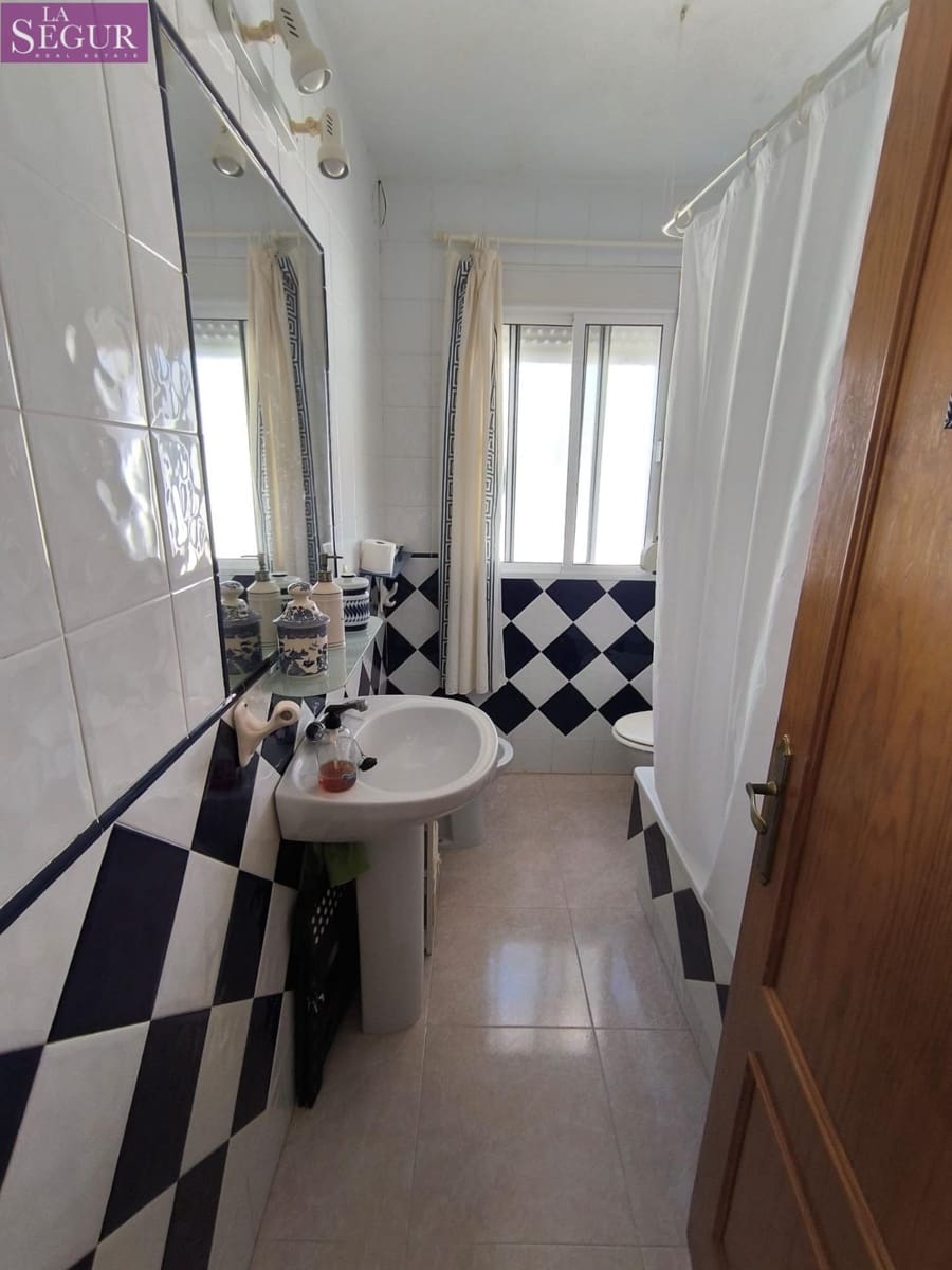 5 soveværelse Villa til salg i La Barrosa med swimmingpool garage - € 550.000 (Ref: 9761929)