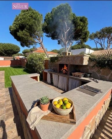 4 soverom Villa til salgs i Conil de la Frontera med svømmebasseng - € 1 300 000 (Ref: 9780489)