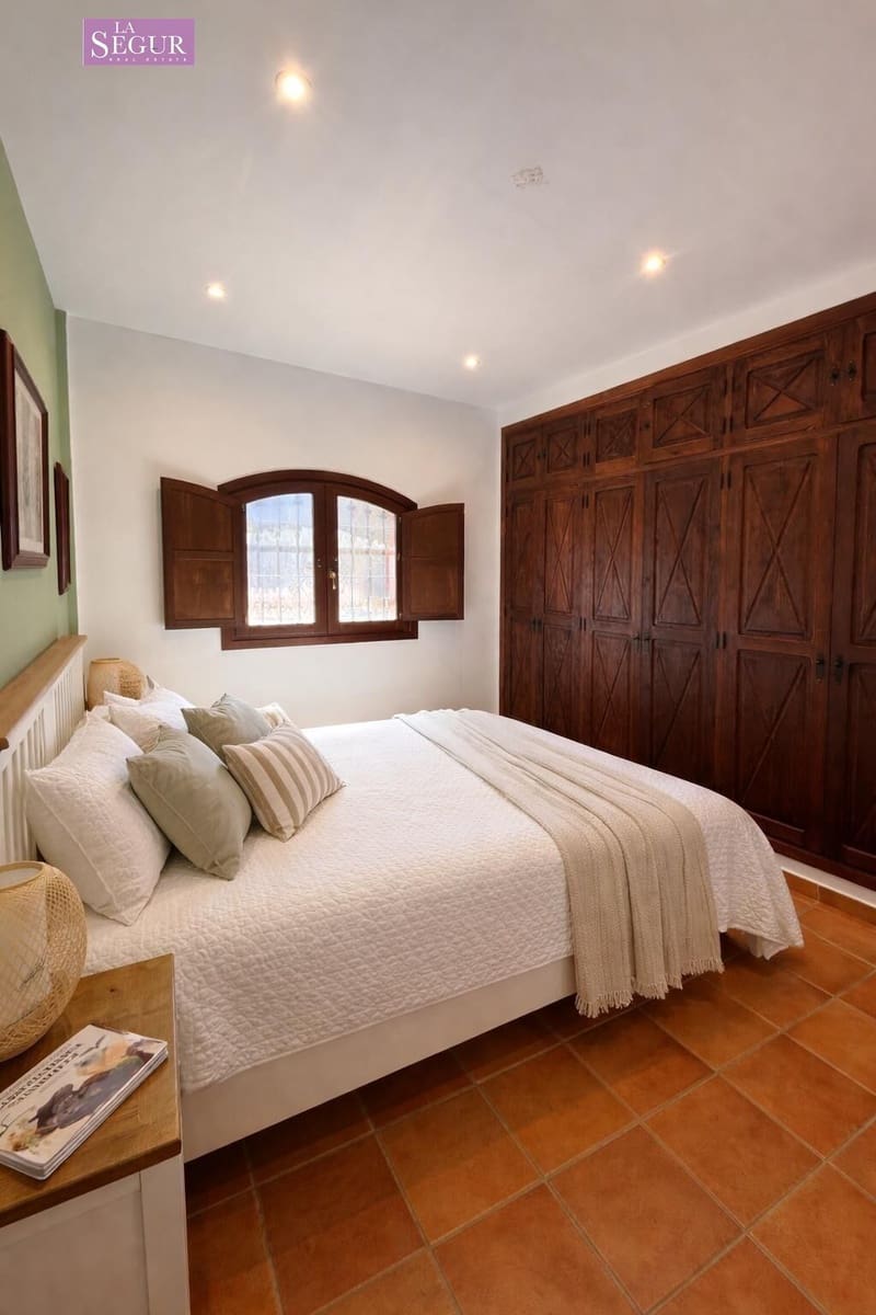 4 soverom Villa til salgs i Conil de la Frontera med svømmebasseng - € 1 300 000 (Ref: 9780489)