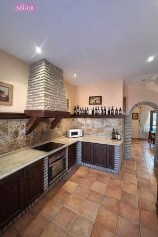 4 soverom Villa til salgs i Conil de la Frontera med svømmebasseng - € 1 300 000 (Ref: 9780489)