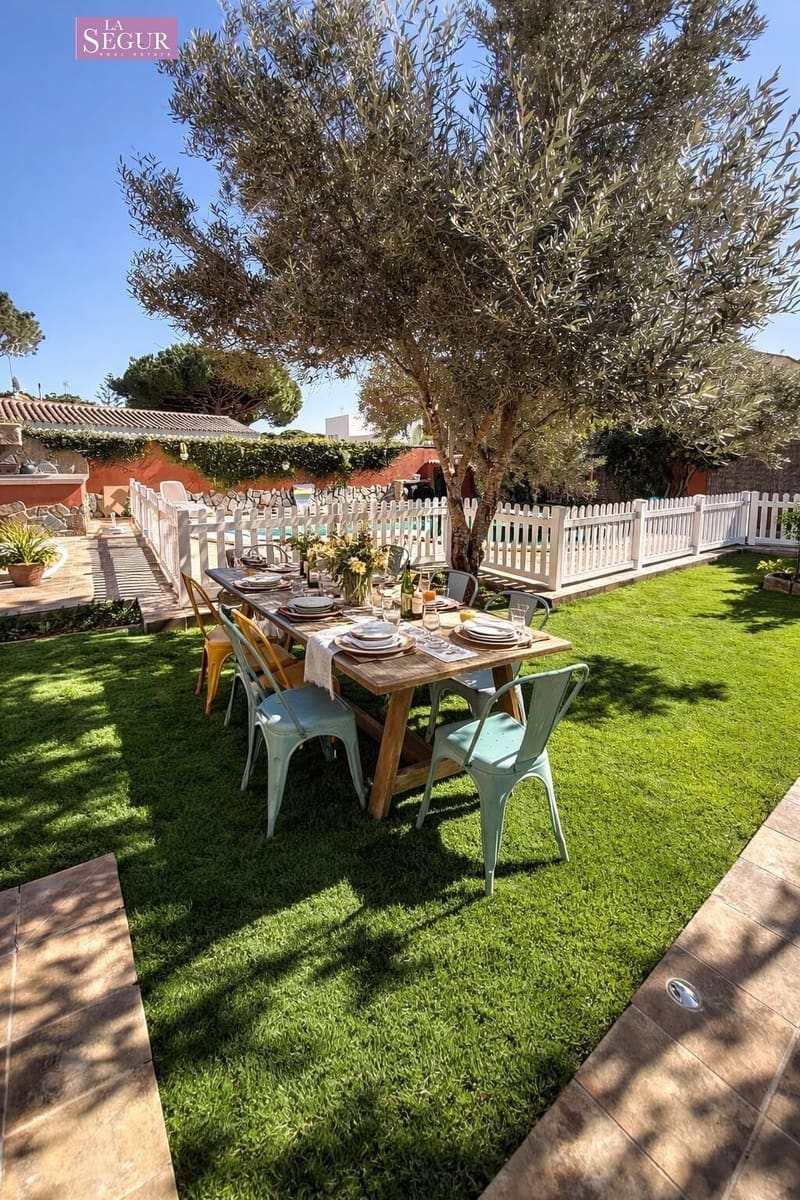 4 soverom Villa til salgs i Conil de la Frontera med svømmebasseng - € 1 300 000 (Ref: 9780489)