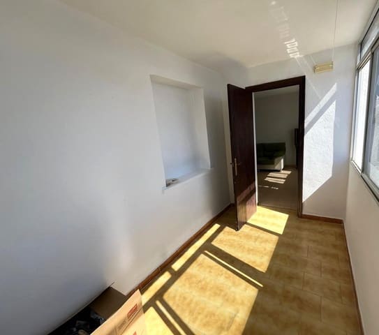 Piso de 3 habitaciones en Barbate en venta - 110.000 € (Ref: 9788356)