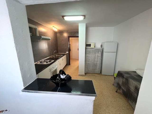 Piso de 3 habitaciones en Barbate en venta - 110.000 € (Ref: 9788356)