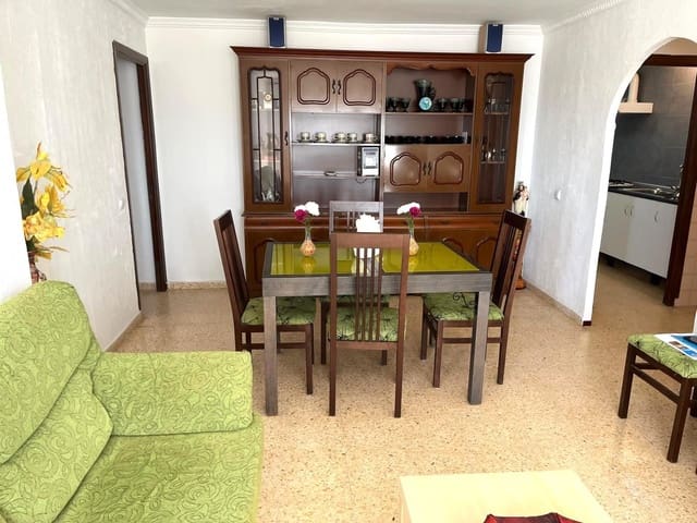 Piso de 3 habitaciones en Barbate en venta - 110.000 € (Ref: 9788356)