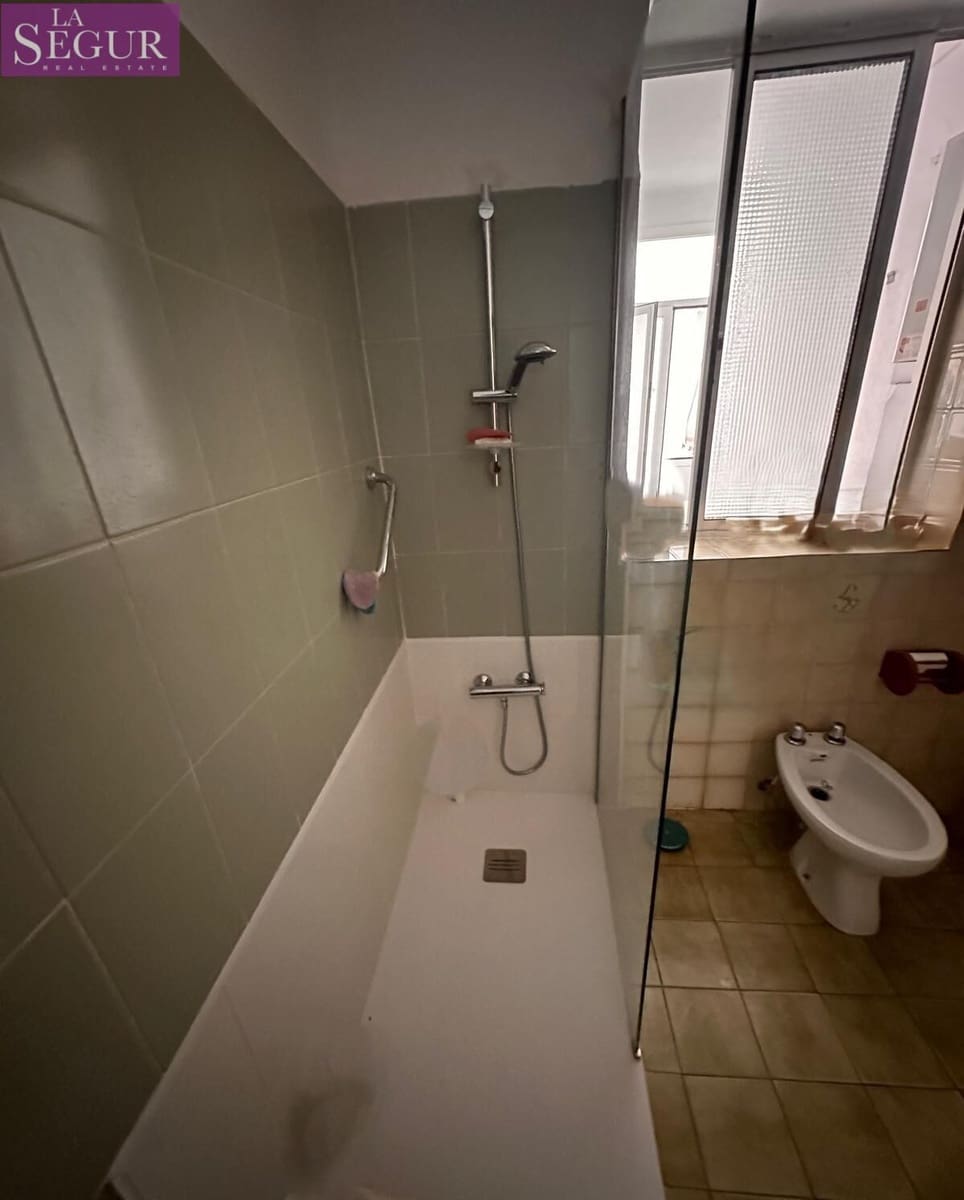 Piso de 4 habitaciones en Cádiz ciudad en venta - 550.000 € (Ref: 9791002)