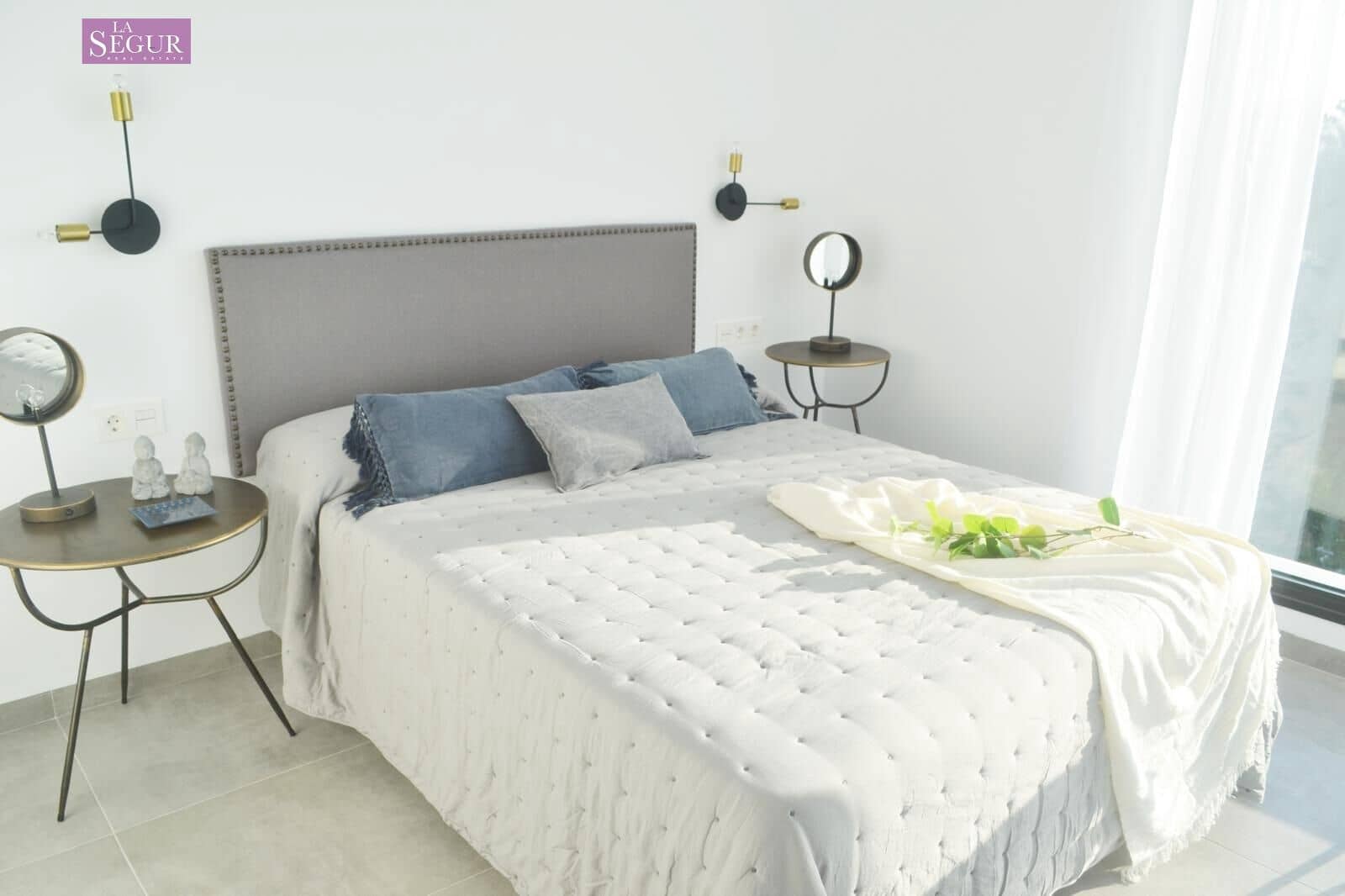 4 bedroom Villa for sale in Conil de la Frontera with pool - € 1,030,000 (Ref: 9797034)