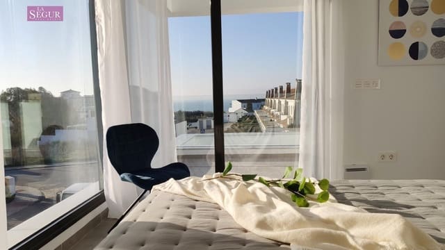 4 chambre Villa/Maison à vendre à Conil de la Frontera avec piscine - 1 030 000 € (Ref: 9797034)