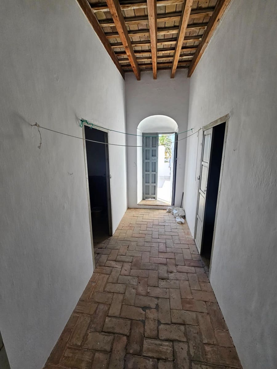 7 bedroom Townhouse for sale in Vejer de la Frontera - € 1,100,000 (Ref: 9797035)