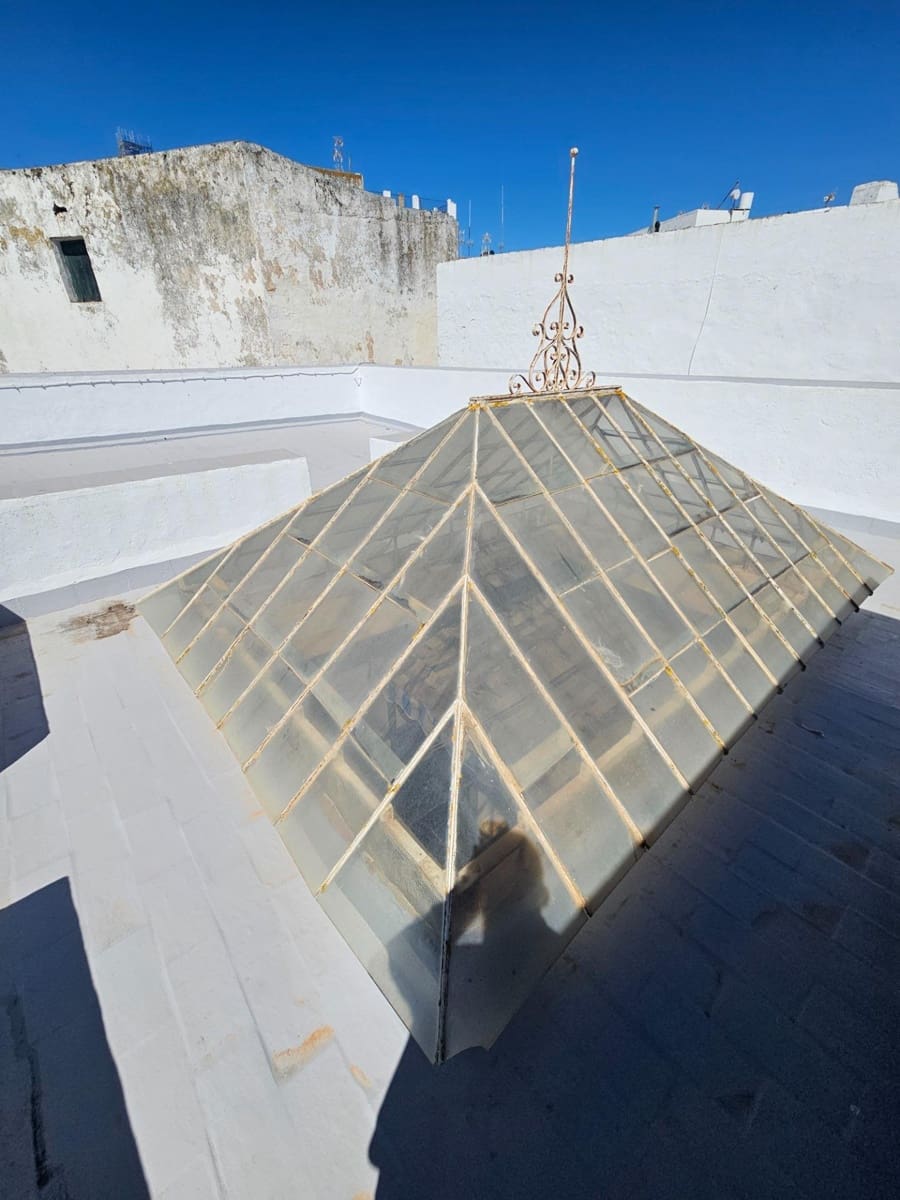 7 bedroom Townhouse for sale in Vejer de la Frontera - € 1,100,000 (Ref: 9797035)