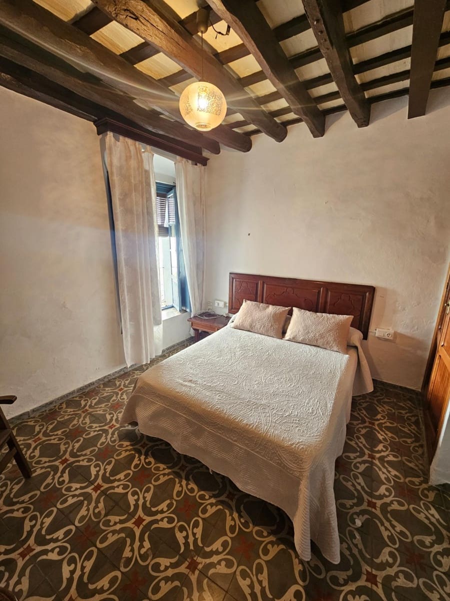 7 bedroom Townhouse for sale in Vejer de la Frontera - € 1,100,000 (Ref: 9797035)