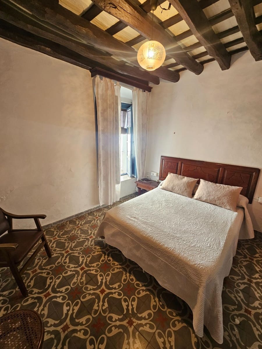 7 bedroom Townhouse for sale in Vejer de la Frontera - € 1,100,000 (Ref: 9797035)