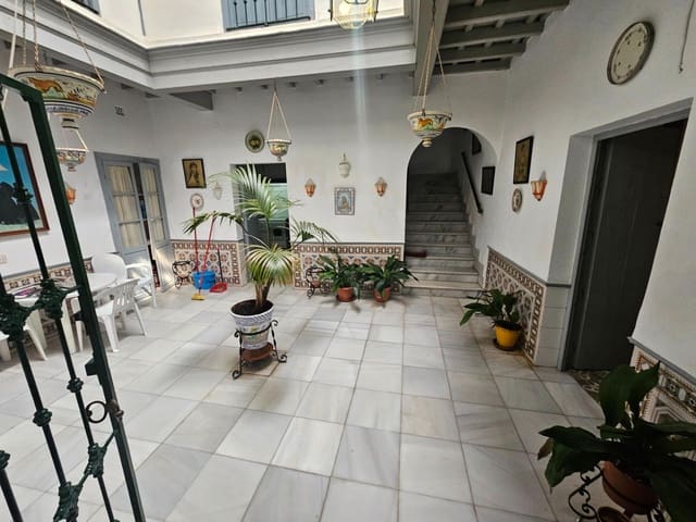 7 bedroom Townhouse for sale in Vejer de la Frontera - € 1,100,000 (Ref: 9797035)