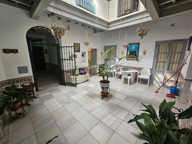 7 bedroom Townhouse for sale in Vejer de la Frontera - € 1,100,000 (Ref: 9797035)