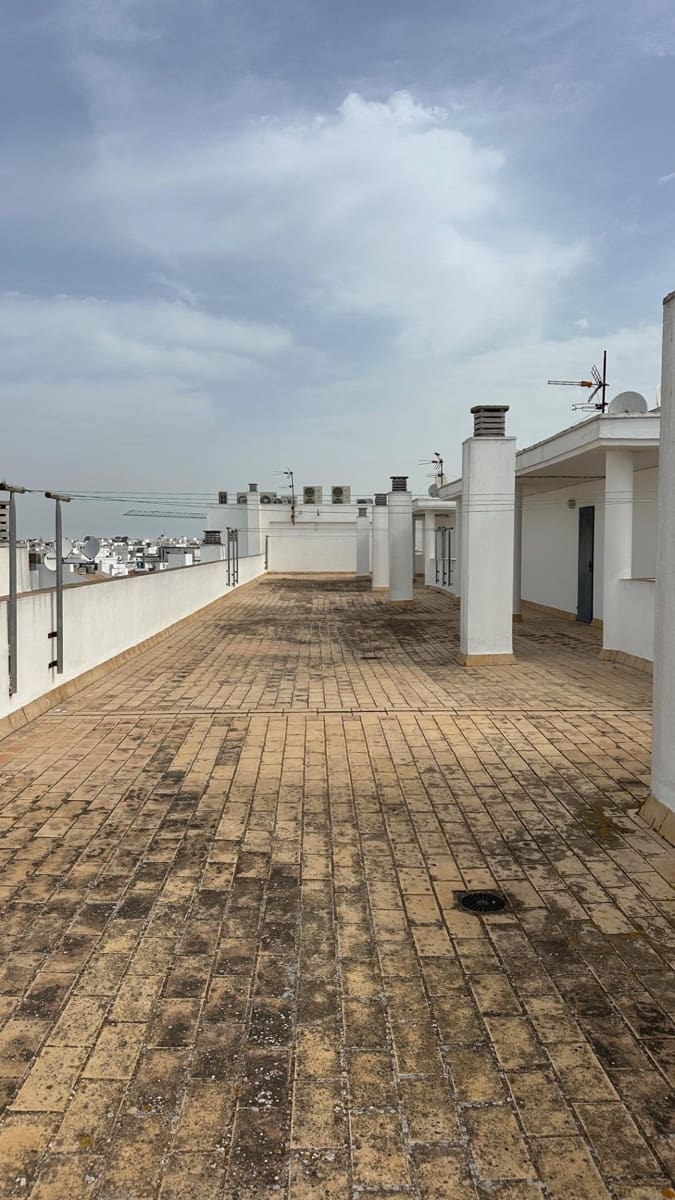 3 sovrum Lägenhet till salu i Conil de la Frontera med garage - 449 000 € (Ref: 9813801)