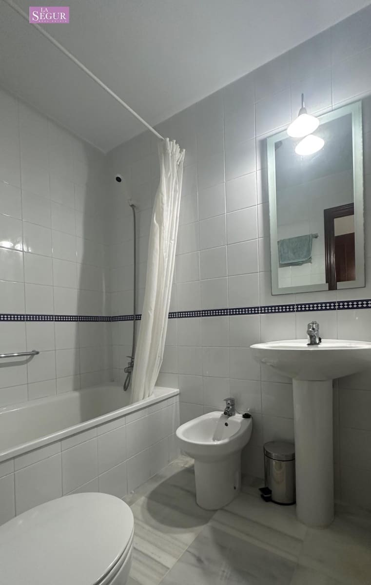 3 sovrum Lägenhet till salu i Conil de la Frontera med garage - 449 000 € (Ref: 9813801)