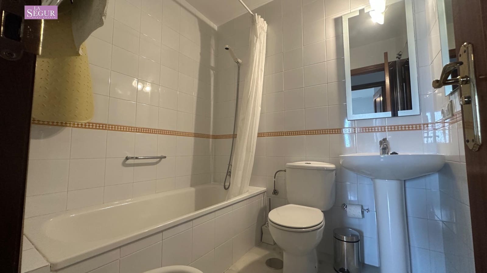 3 sovrum Lägenhet till salu i Conil de la Frontera med garage - 449 000 € (Ref: 9813801)