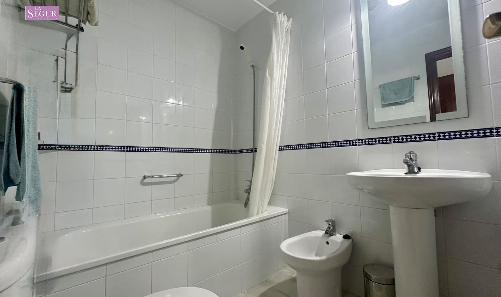 3 sovrum Lägenhet till salu i Conil de la Frontera med garage - 449 000 € (Ref: 9813801)
