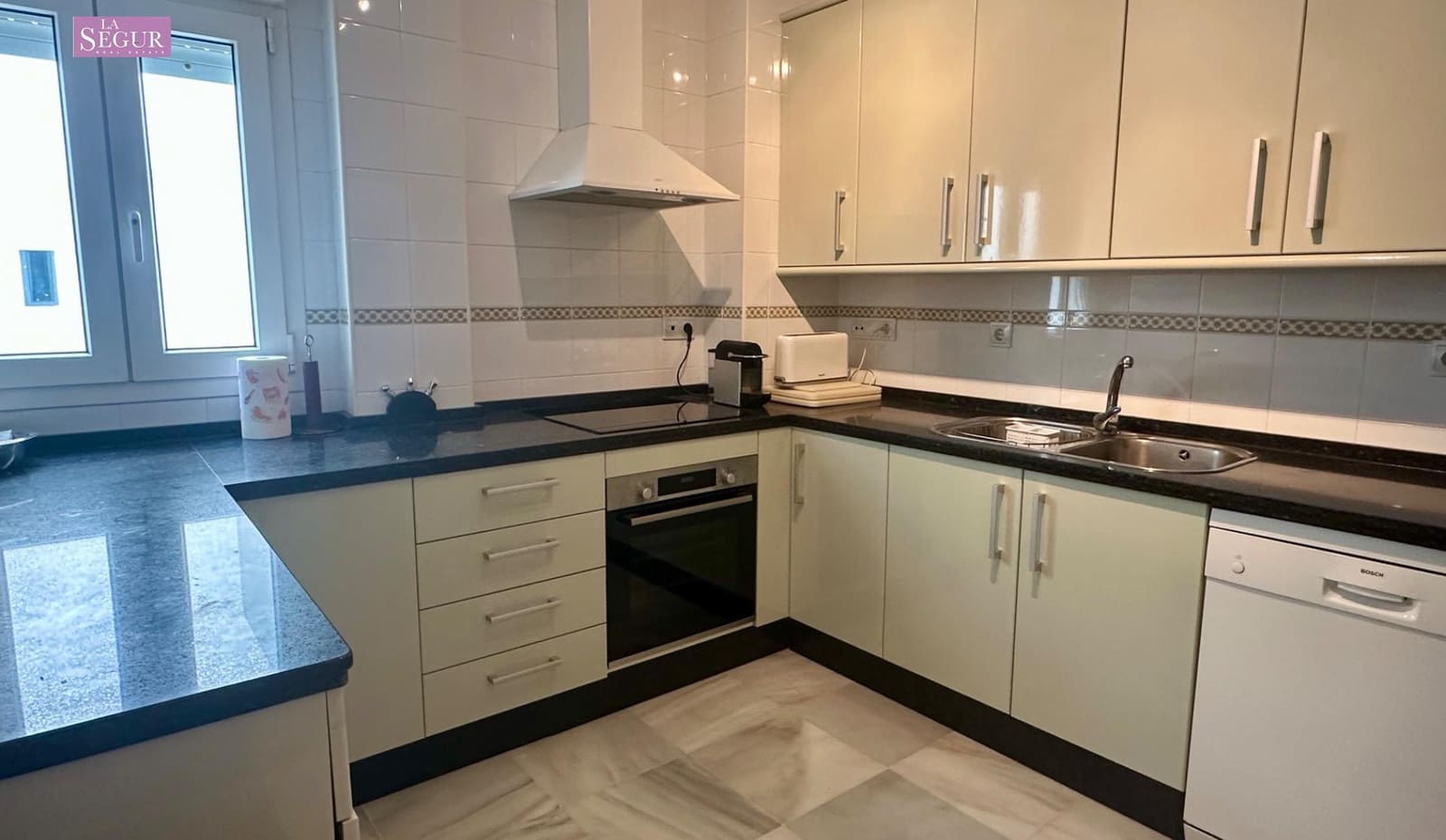 3 sovrum Lägenhet till salu i Conil de la Frontera med garage - 449 000 € (Ref: 9813801)