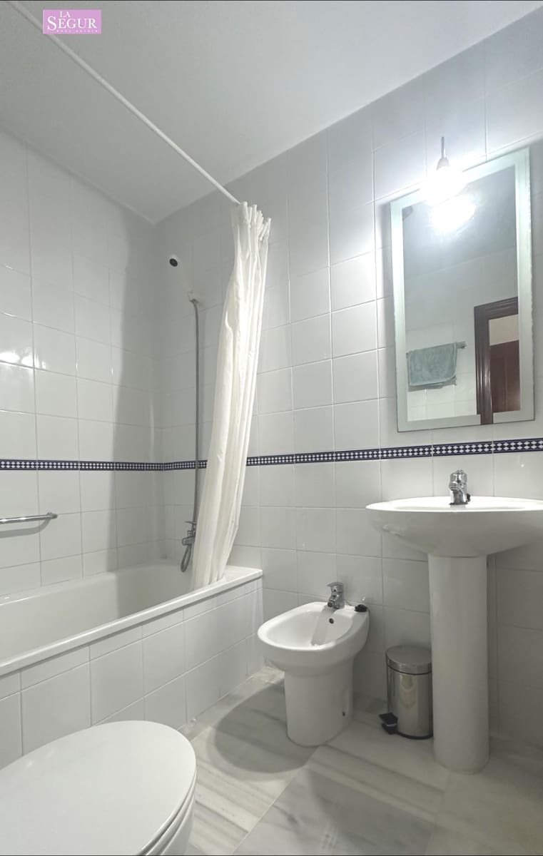 3 bedroom Flat for sale in Conil de la Frontera with garage - € 449,000 (Ref: 9813801)