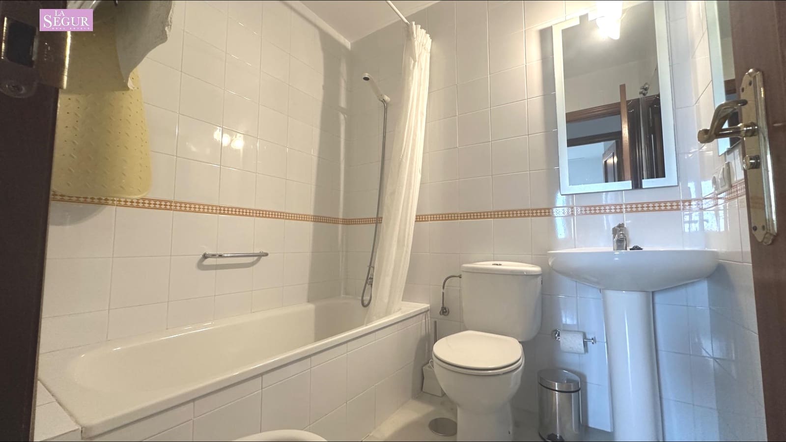 3 bedroom Flat for sale in Conil de la Frontera with garage - € 449,000 (Ref: 9813801)