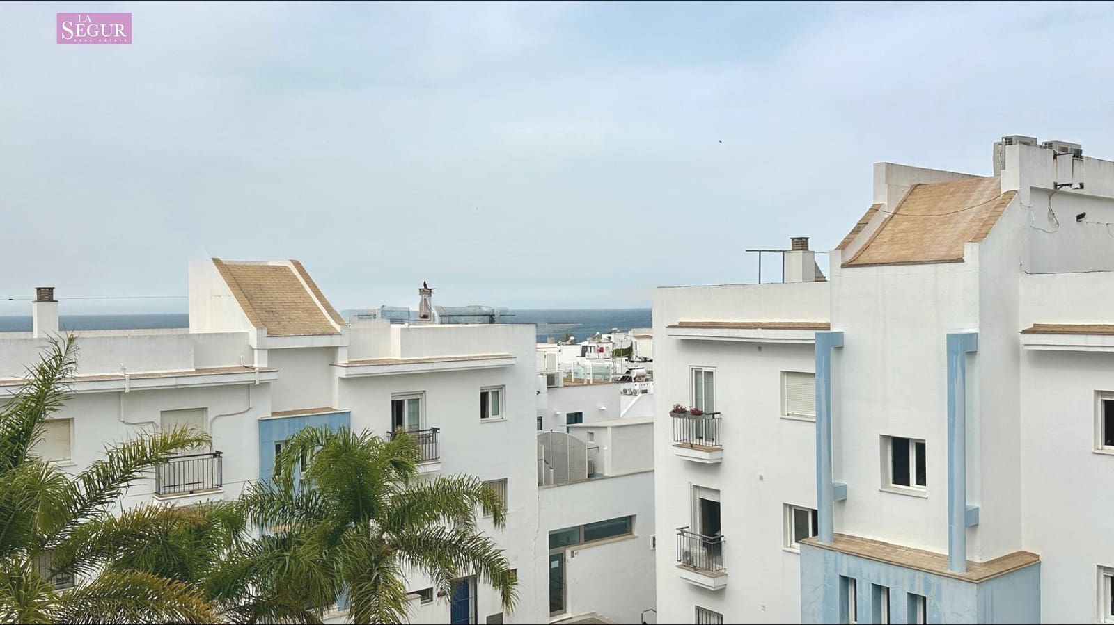 3 bedroom Flat for sale in Conil de la Frontera with garage - € 449,000 (Ref: 9813801)
