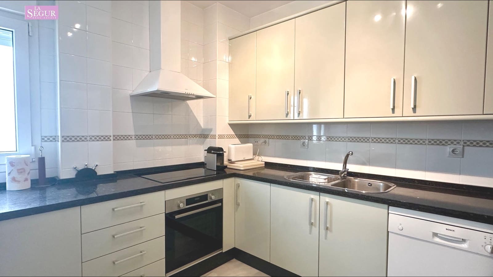 3 bedroom Flat for sale in Conil de la Frontera with garage - € 449,000 (Ref: 9813801)